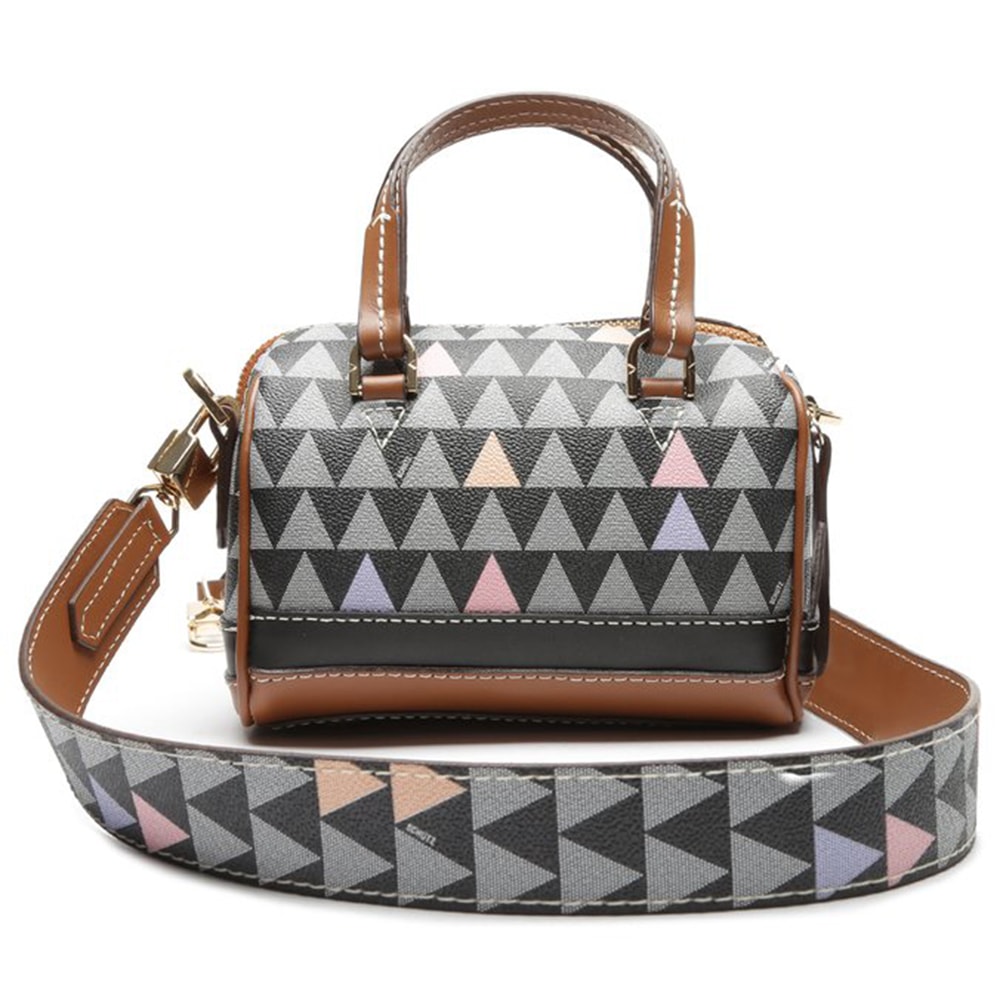 triangle shaped bolsa